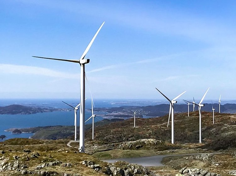 Nachhaltig in Windkraft investieren Eine Windkraft Anlage zum nachhaltigen Investieren in erneuerbare Erneuerbare Energien